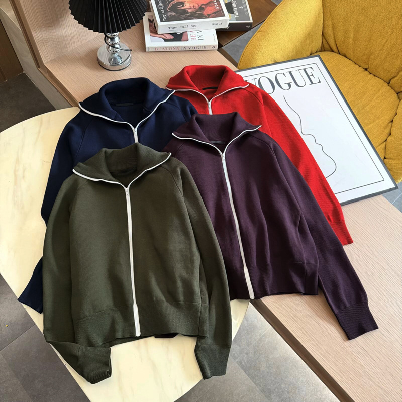 Same style as in the mall, stand-up collar ribbed zippered knit cardigan for women and men, autumn and winter sweater jacket 491977 Same style as in the mall, stand-up collar ribbed zippered knit cardigan for women and men, autumn and winter sweater jacket 491977