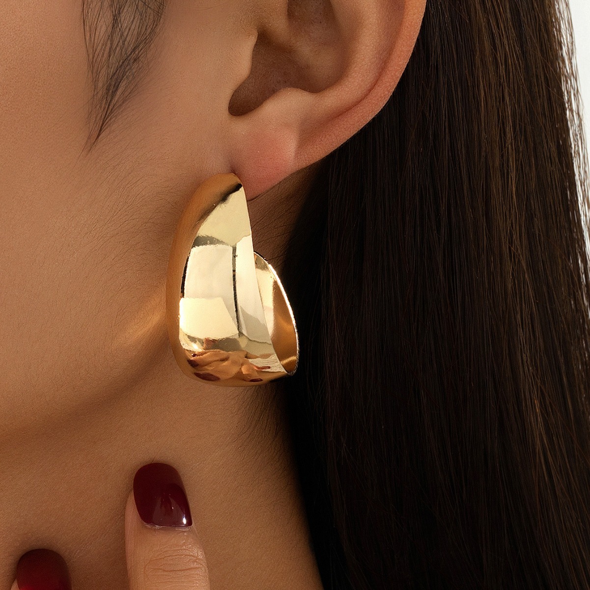 Fashionable retro glossy elegant universal earrings with letters