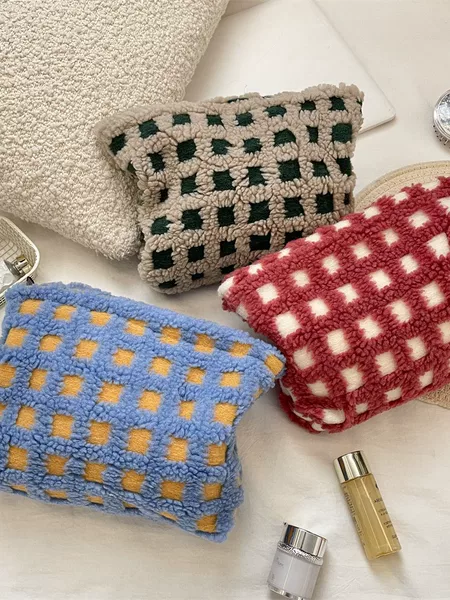 21031 Plush Contrast Color Waffle Pattern Cosmetic Bag Travel Storage Bag Plaid Multi-Purpose Storage Bag Toiletry Bag