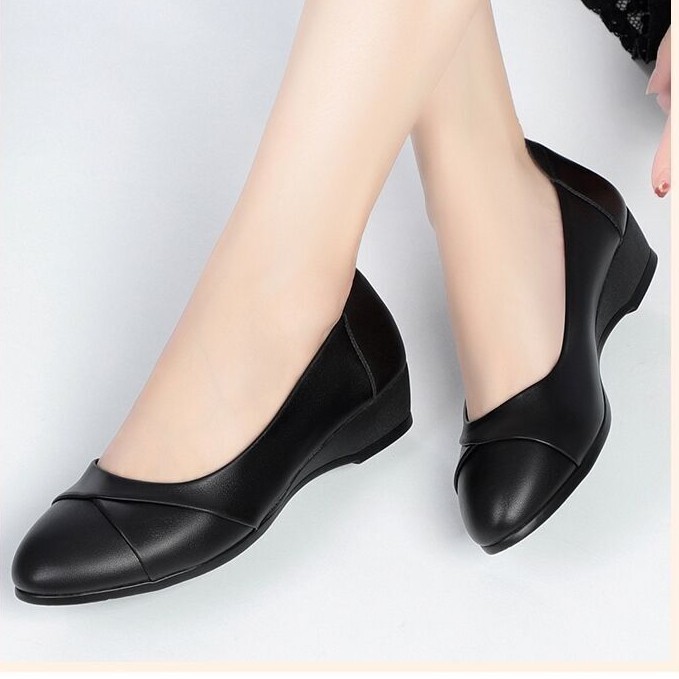 2026 nuevo verano de cabeza redonda zapatos de talón de pendiente de moda universal de trabajo madre zapatos de cuero de mujer