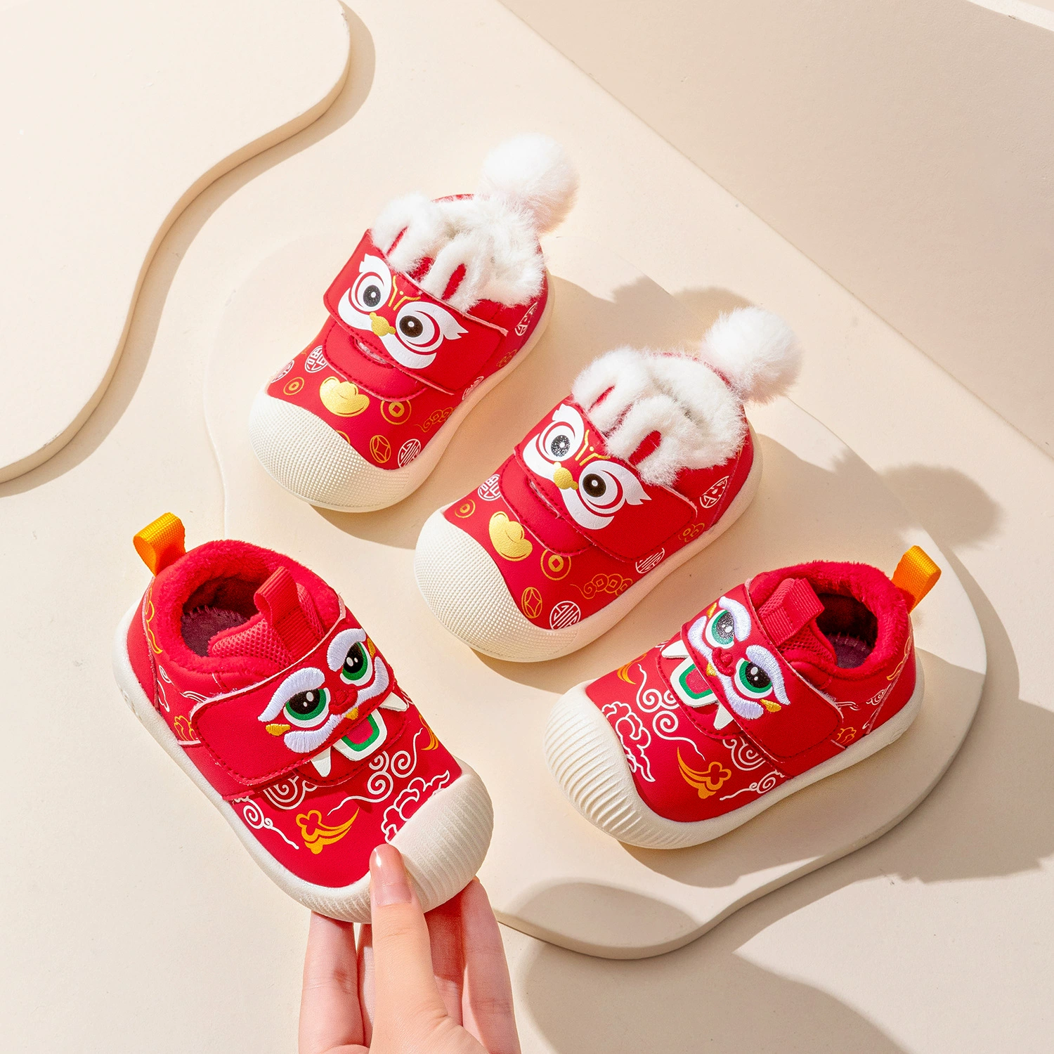 Зимние новые детские новогодние ботинки плюс бархатные кроссовки зимние красные новогодние детские ботинки