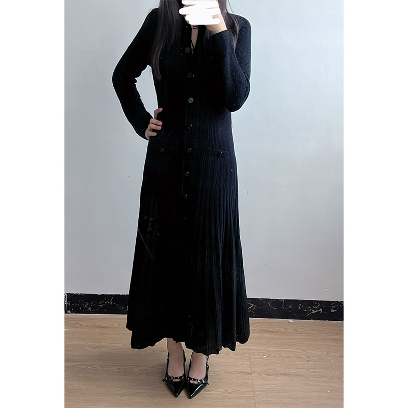 英杰2024S家秋季新款气质收腰针织镂空连衣裙吊带两件套240238