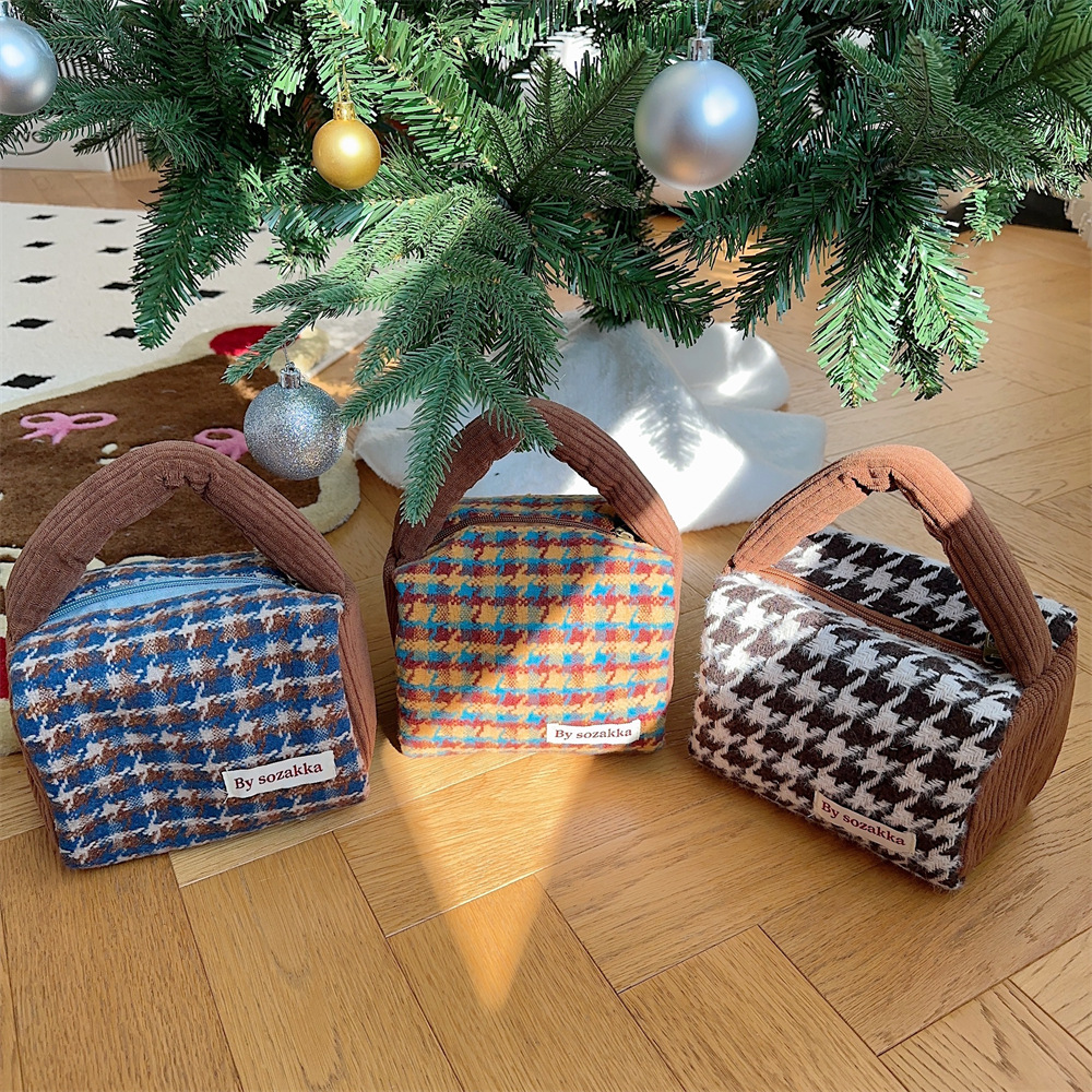 31194 Autumn and Winter new thousand-bird check woolen handbag, new hand-held bag, portable shopping hand-held bag full figure