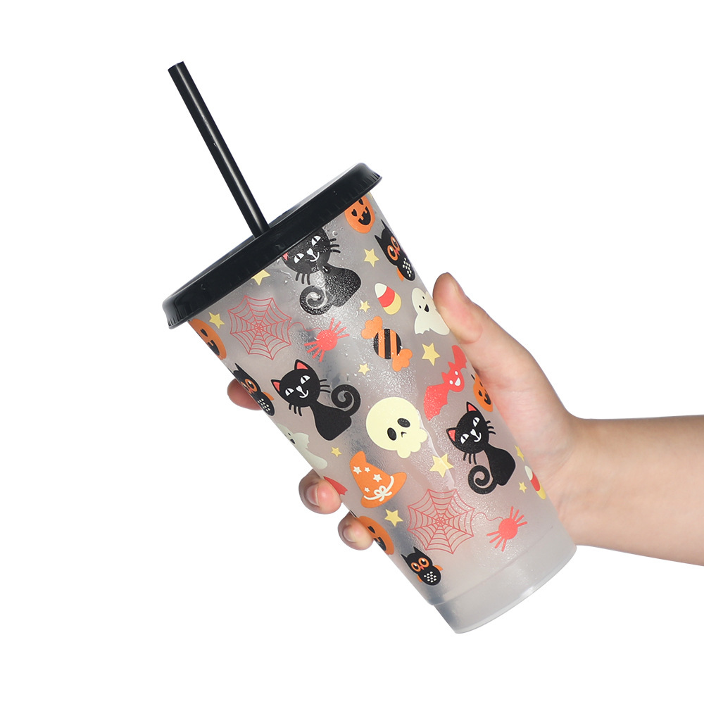 Spot transfronterizo de 710ml taza de plástico de color frío de gran capacidad PP taza de té con leche bebida fría con taza de paja con fábrica de inspección NBCU