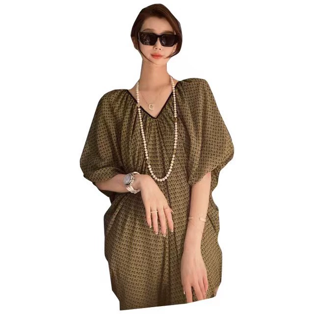 Summer retro dress, V-neckline