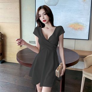 ҹ��Ů�b�r����v���������ڶ�a��ȹ���|¶��С�[ȹҹ���Ը��B��ȹ