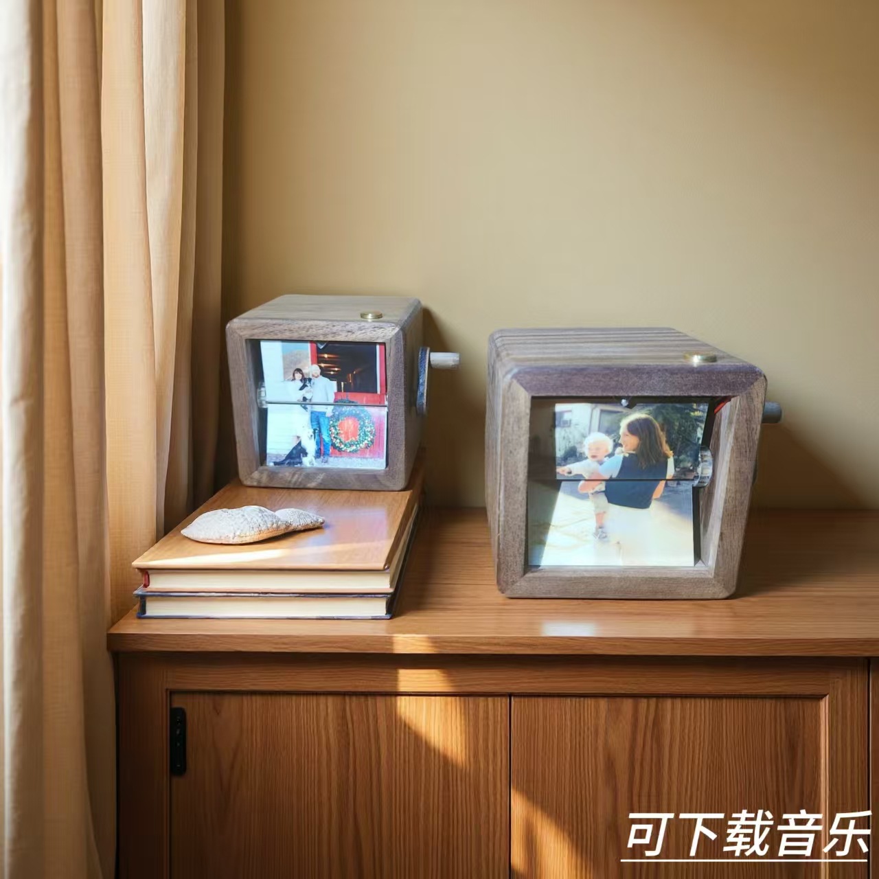 跨境新款音乐手摇动态相册感黑胡桃木手工艺品电脑桌摆件创意礼物