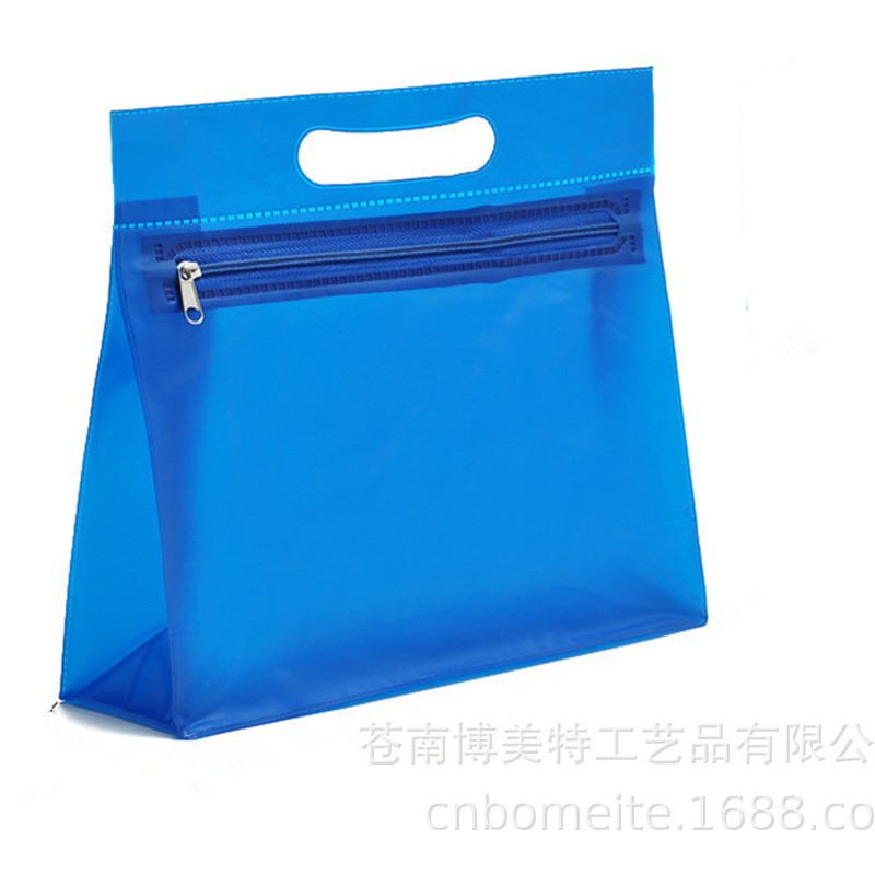 供应透明PVC日用品袋  化妆拉链包  手提收纳袋塑料袋配件便携式