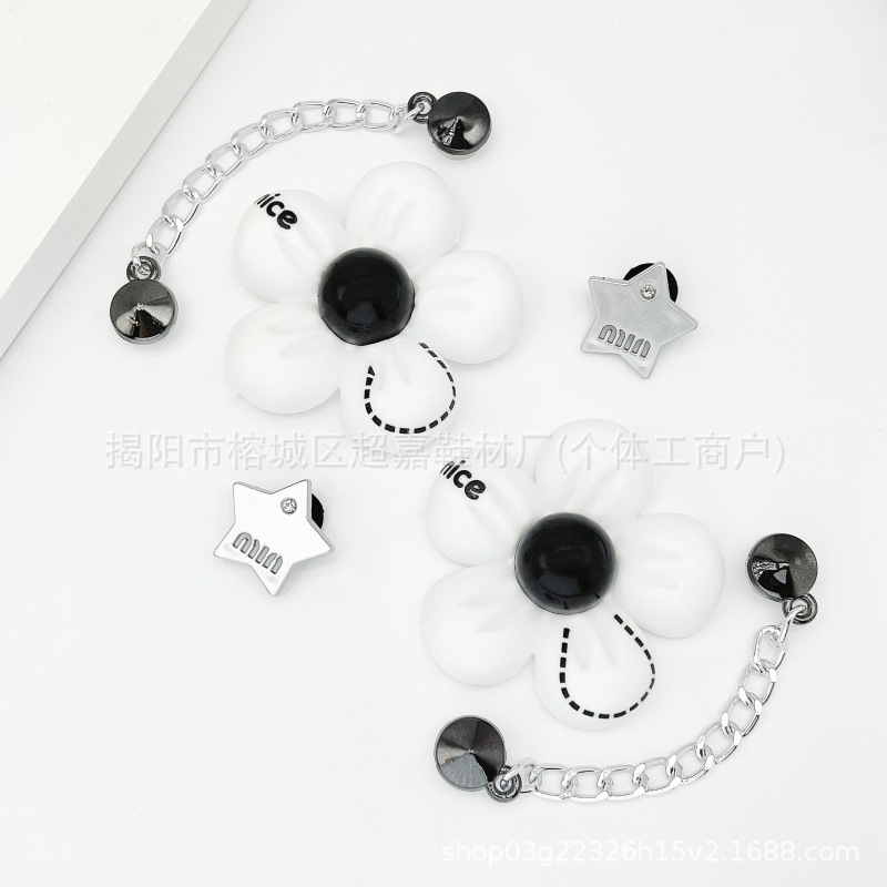 SZ-178 cadena flor blanca