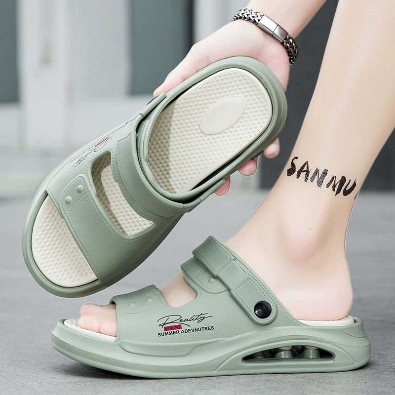 Летние однотонные сандалии 2025 года для мужчин, пляжная обувь на мягкой подошве, которая напоминает ступать на дерьмо, легкая верхняя одежда для трансграничных сандалий двойного назначения.