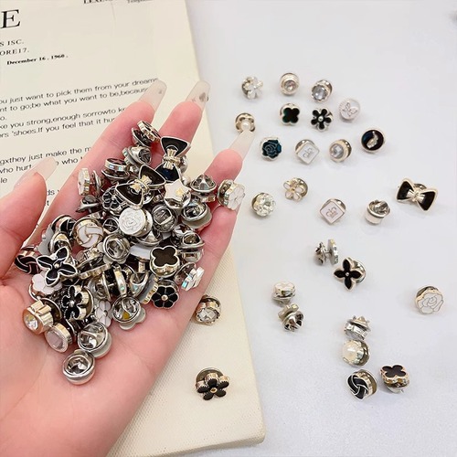 Invisible pearl brooch collar, anti-scandal pin, children's seamless invisible button to fix clothing, flower decoration