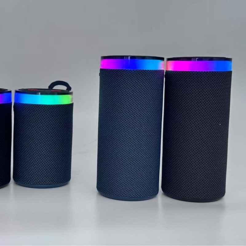 外国貿易卸売新しいワイヤレス Bluetooth スピーカー生地 rgb ライト小型オーディオポータブル防水サブウーファー|undefined