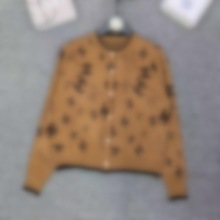 2025秋冬新款上新~时尚百搭小香圆领针织开衫撞色印花设计