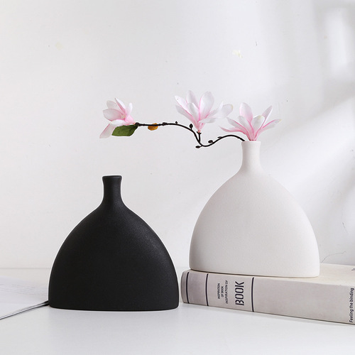 New Chinese style black and white glazed modern simple striped ceramic vase dry flower pot creative B&B decoration