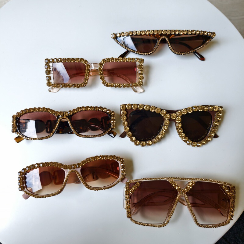 Champagne Color Lace-Up Brick Large Frame Diamond European and American Trendy Sunglasses Cross-Border Personalized Retro Party Sunglasses Anti-Uv Champagne Color Lace-Up Brick Large Frame Diamond European and American Trendy Sunglasses Cross-Border Personalized Retro Party Sunglasses Anti-Uv