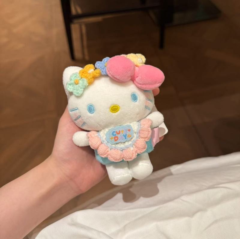 三丽鸥正版HelloKitty凯蒂猫包包挂饰背带裤毛绒玩具钥匙扣车载装|undefined