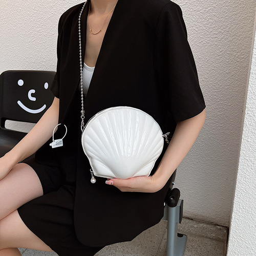 Cross-border trend chain shoulder bag for women  niche trendy shell bag mobile bag internet celebrity fashion shoulder bag