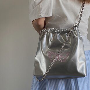 Garbage bag, fashionable capacious shoulder bag, city style
