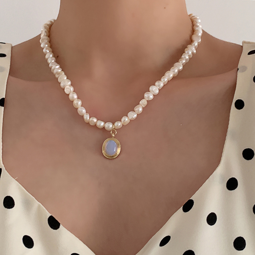 Fashion Oval Alloy Moonstone Pearl Necklace 1 Piece display picture 2