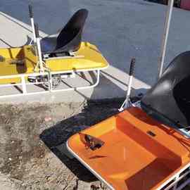 冰上游乐设备网红塑料电动冰车冬季爬犁景区滑冰车老式儿童滑冰车