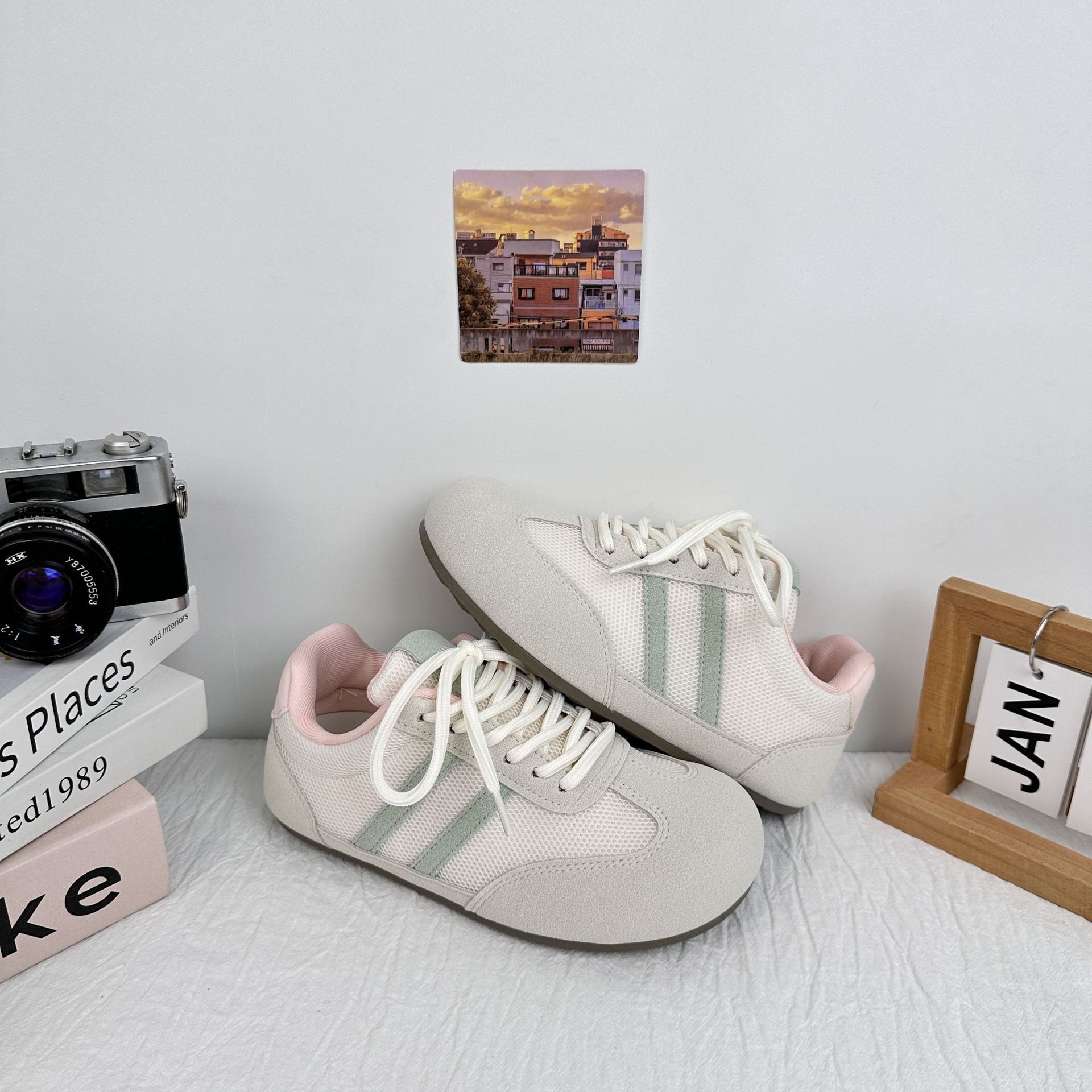 Far Wave Big Head Puff Zapatos de entrenamiento alemán para mujer 2025 verano nuevo estilo todo-fósforo transpirable pequeño fondo plano casual zapatillas de deporte en nombre del cabello image 9
