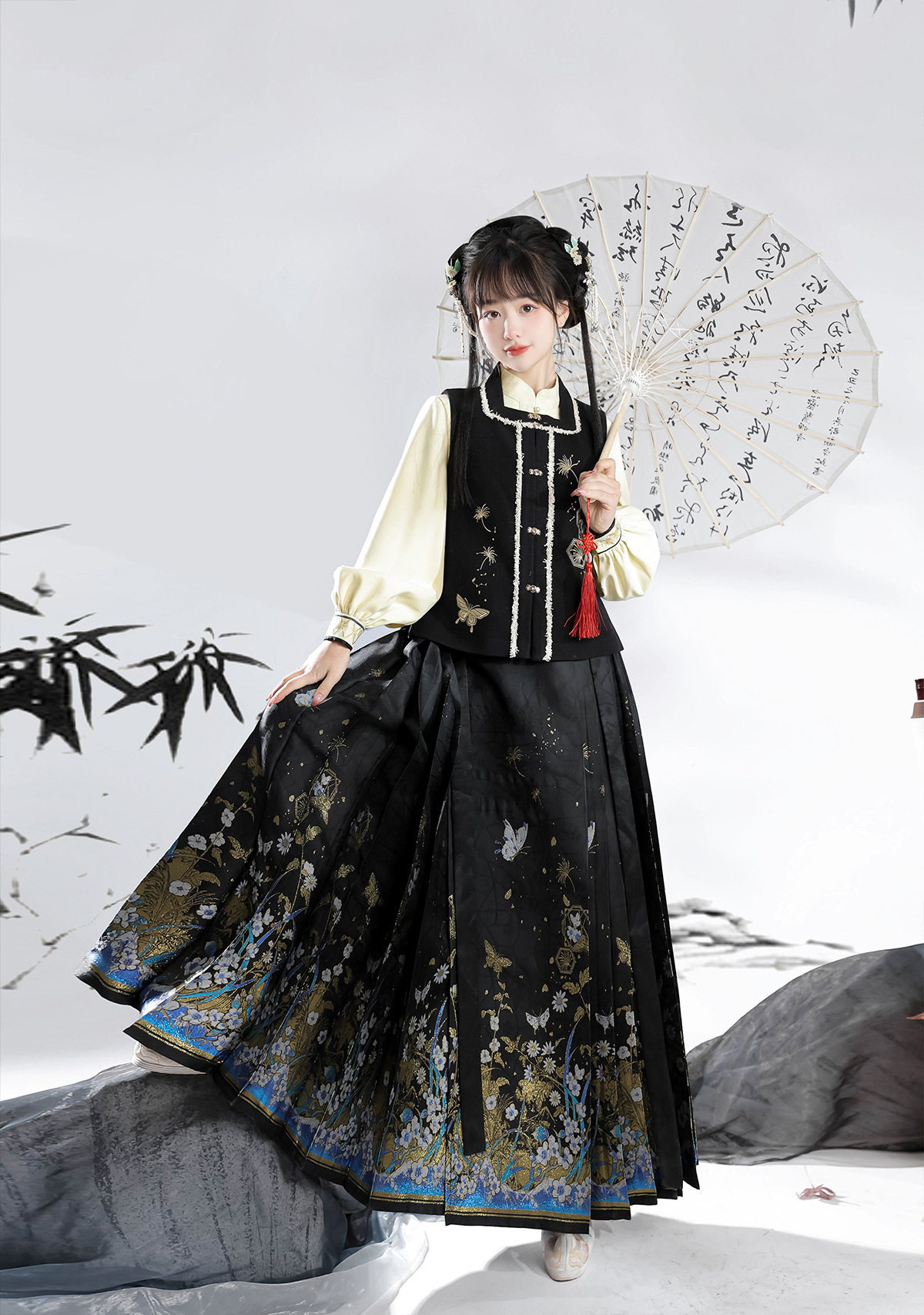 原创设计流萤汉服女中国风改良汉元素马甲上衣马面裙套装8970-阿里巴巴