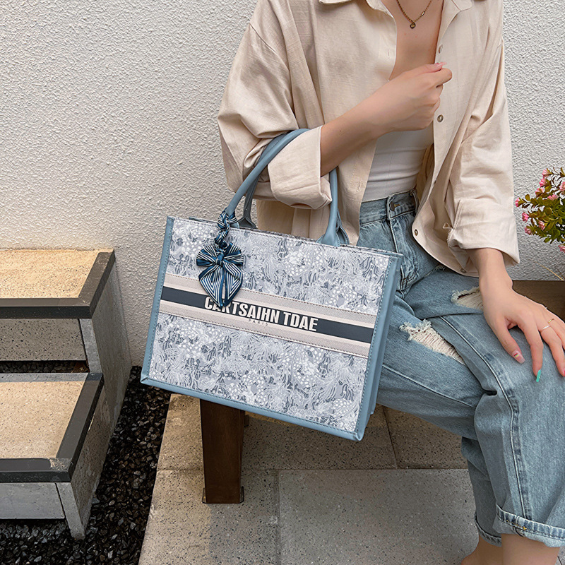 Bolso de mano de gran capacidad con estampado de letras a la moda 2026 para mujer, ideal para comercio transfronterizo en el Sudeste Asiático