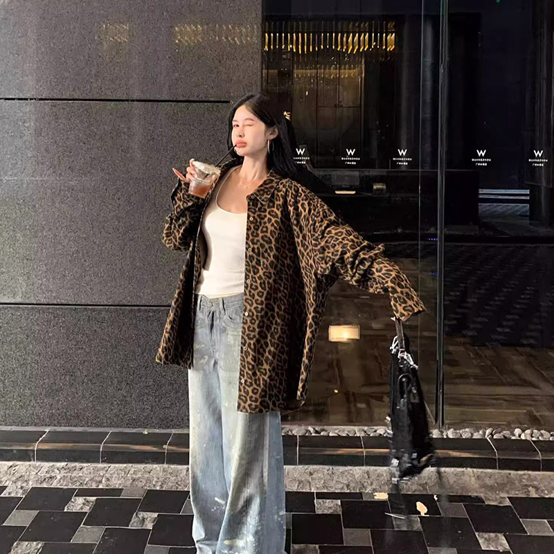 官図実価アメリカ式豹紋Polo襟シャツコート女性秋のデザイン感がゆったりしています。|undefined