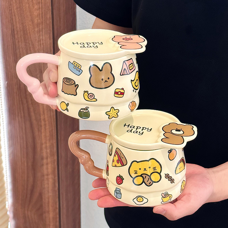 かわいい漫画の女子学生は動物の落書きの高い事務室をかわいがります。|undefined