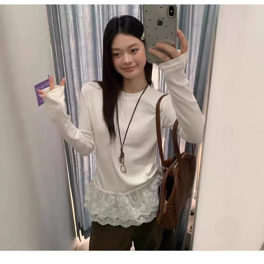 白色蕾丝拼接长袖T恤女2026春秋新款修身设计感内搭打底学生上衣