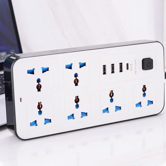 Multi-functional plug-in multi-hole socket with cable plug-in China Hong Kong foreign trade wiring board British standard American standard drag line board