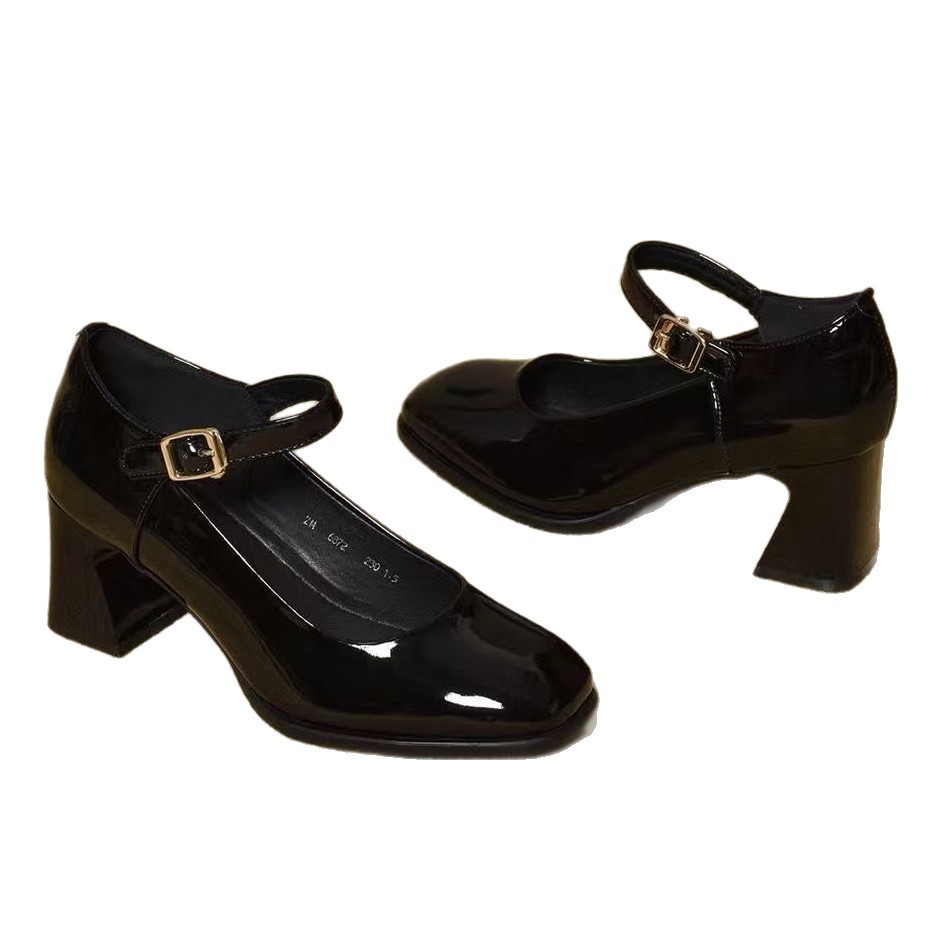 2026 nuevo verano zapatos de cabeza cuadrada de tacones gruesos suaves no cansados zapatos de mujer de tacones altos de hebilla de moda zapatos individuales