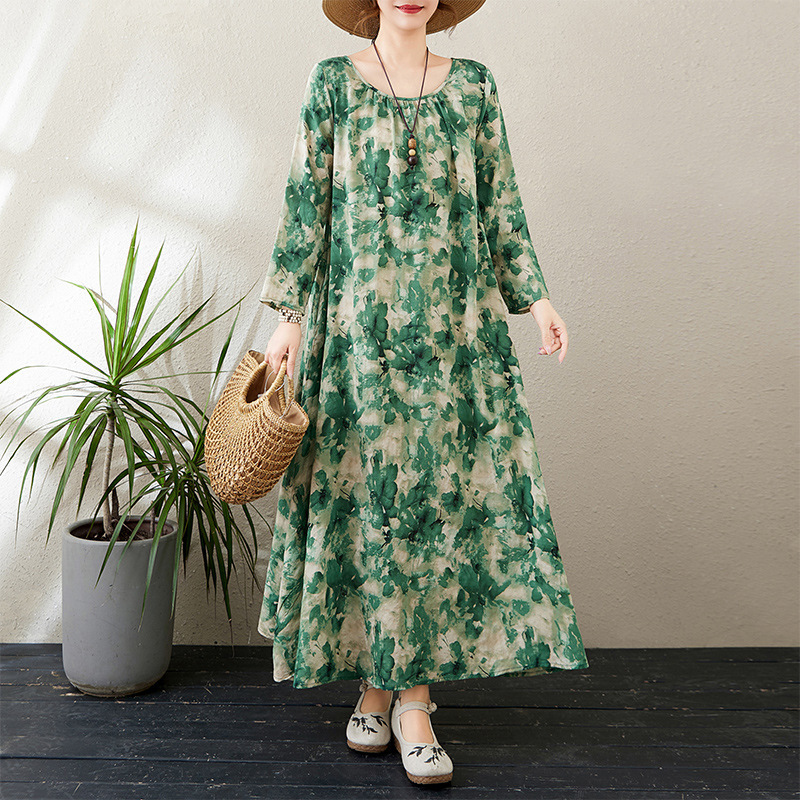 Real Shot of 2025 Early Autumn New Style Round Neck Ruched Loose Lazy Dress Minimalist Long-Sleeve Ultra-Long Dress Vacation Style