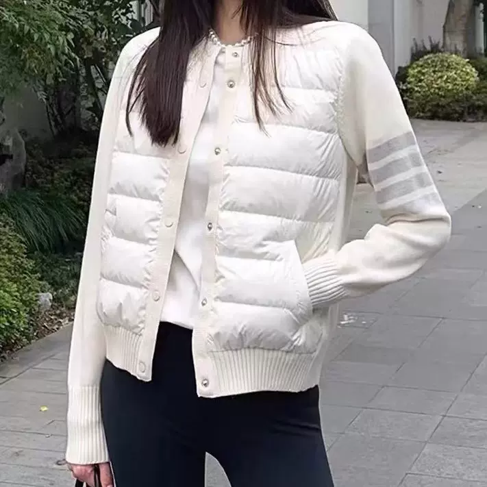 TB 2024冬季新款时尚轻奢羊绒撞色袖拼接鹅绒女装圆领针织羽绒服