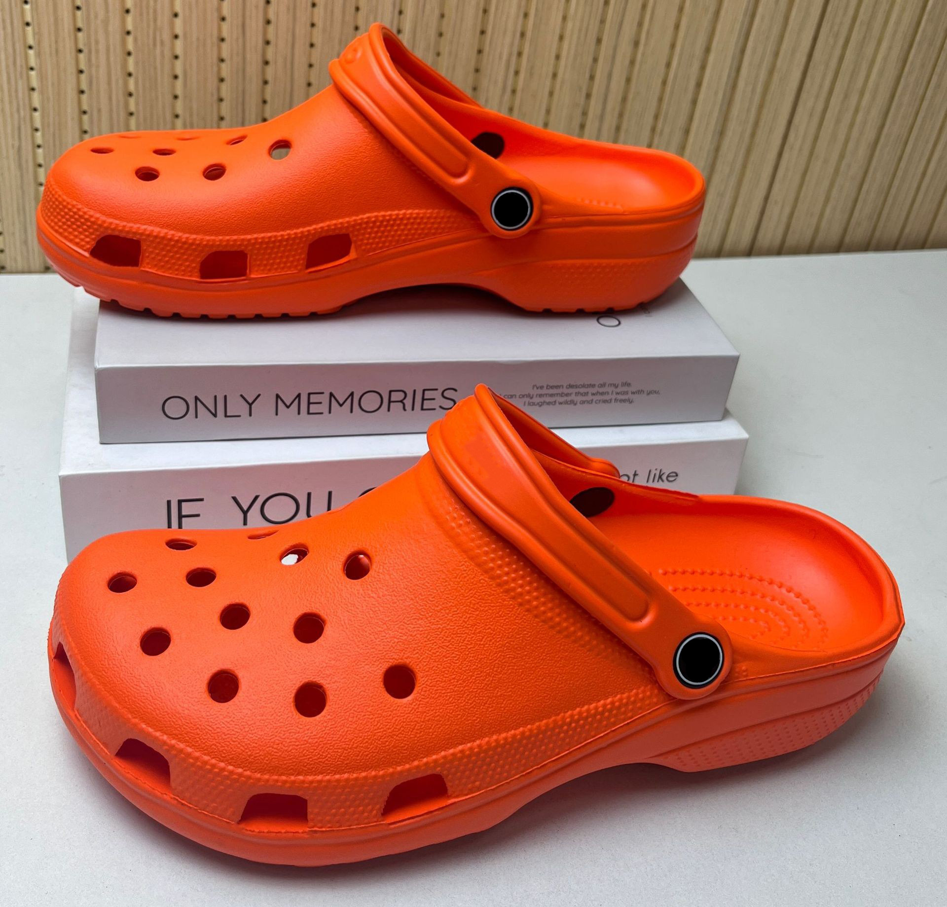 Marked star [orange]