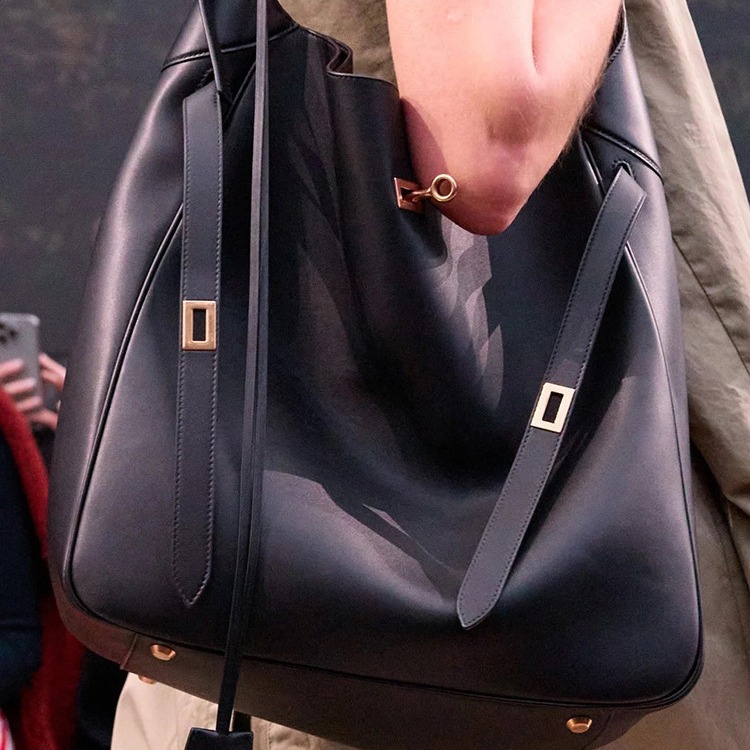 Instagram beliebte lässige vielseitige Gürtelschnalle Einzel-Schulter-Handtasche Achselhöhle Eimer Tasche 2024 Herbst / Winter neue Artikel_voghion.com