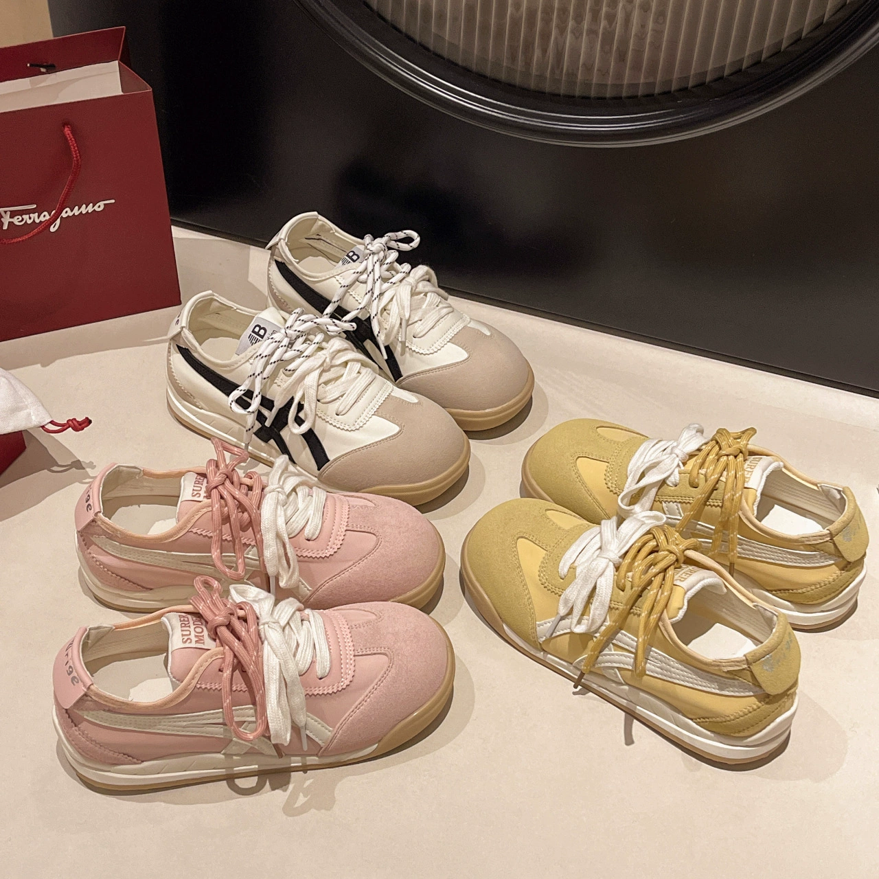 Дышащая моральная тренировочная обувь для женщин, новый стиль 2025 года, некрасивые и милые цветовые сочетания, туфли Форрест Гамп на шнуровке, мягкая подошва, увеличивающая спортивная повседневная обувь для женщин