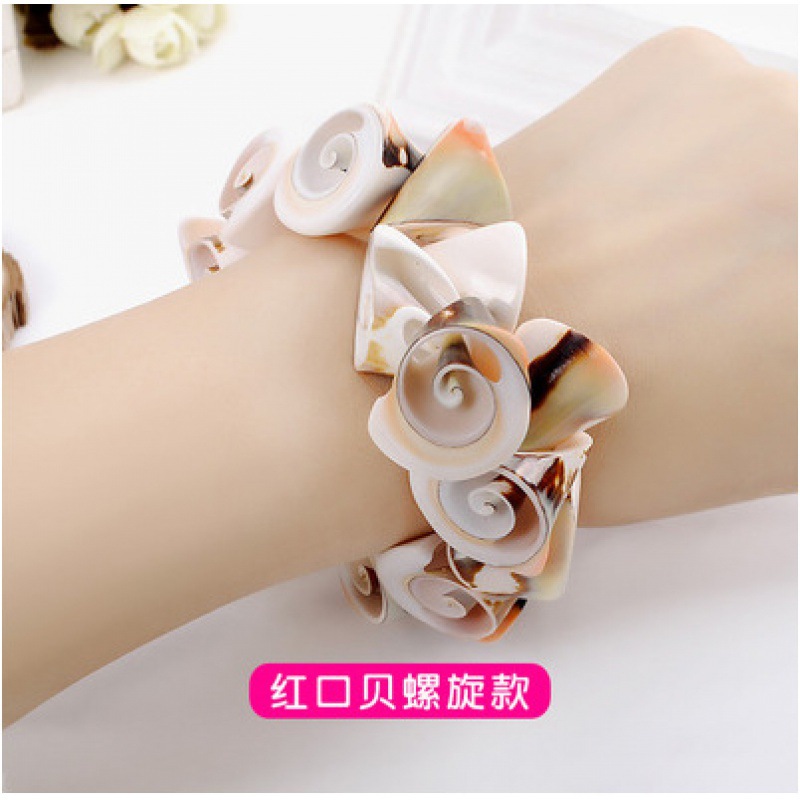 연한 갈색 붉은 입