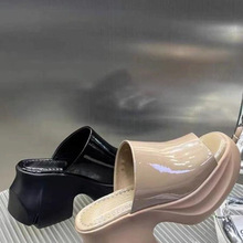 �¸�������ЬŮ2025�ļ��¿���Ƥ�ɸ�ŷ��С�����⴩һ������ЬŮ