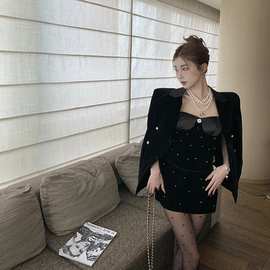 黑色丝绒西装外套内搭珍珠背心女装半身裙短裙设计感三件套h2422