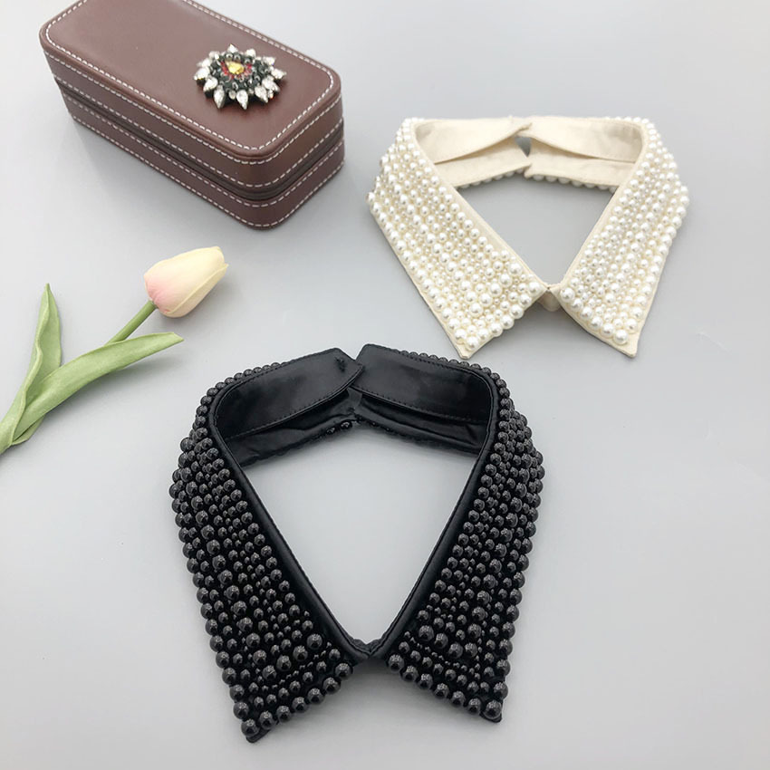 En stock al por mayor palacio estilo retro perla collar falso pequeño artículo