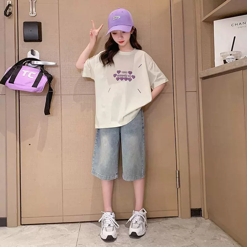 Новые летние футболки с короткими рукавами для девочек, модные летние топы для детей среднего и большого размера, комплекты из двух предметов в корейском стиле для девочек.