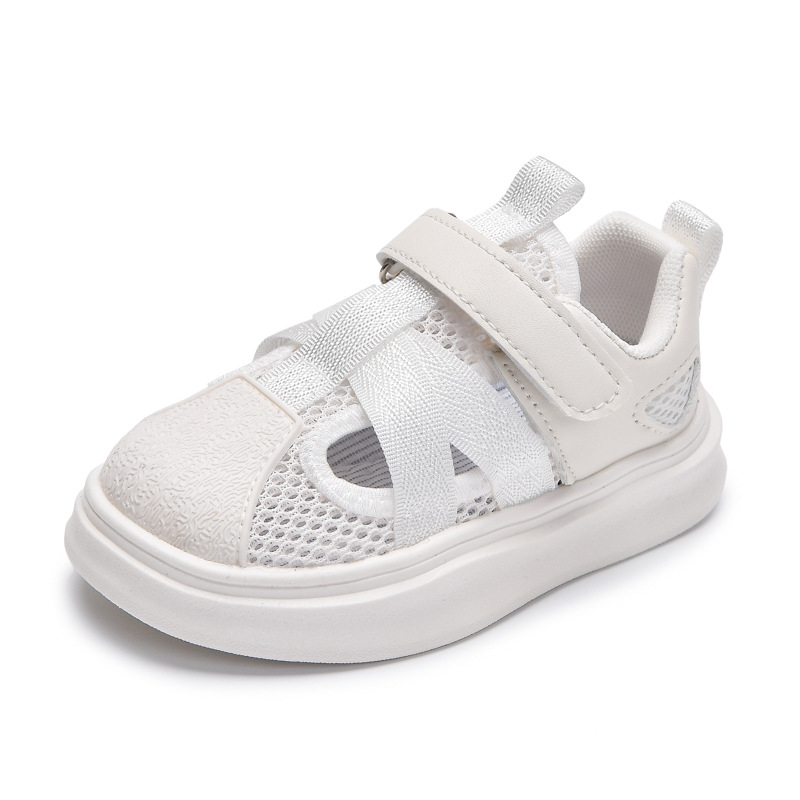 Zapatos para niños y niñas 2025 verano estilo coreano zapatos con marco cabeza de concha zapatos deportivos huecos de malla única para niños sandalias transpirables