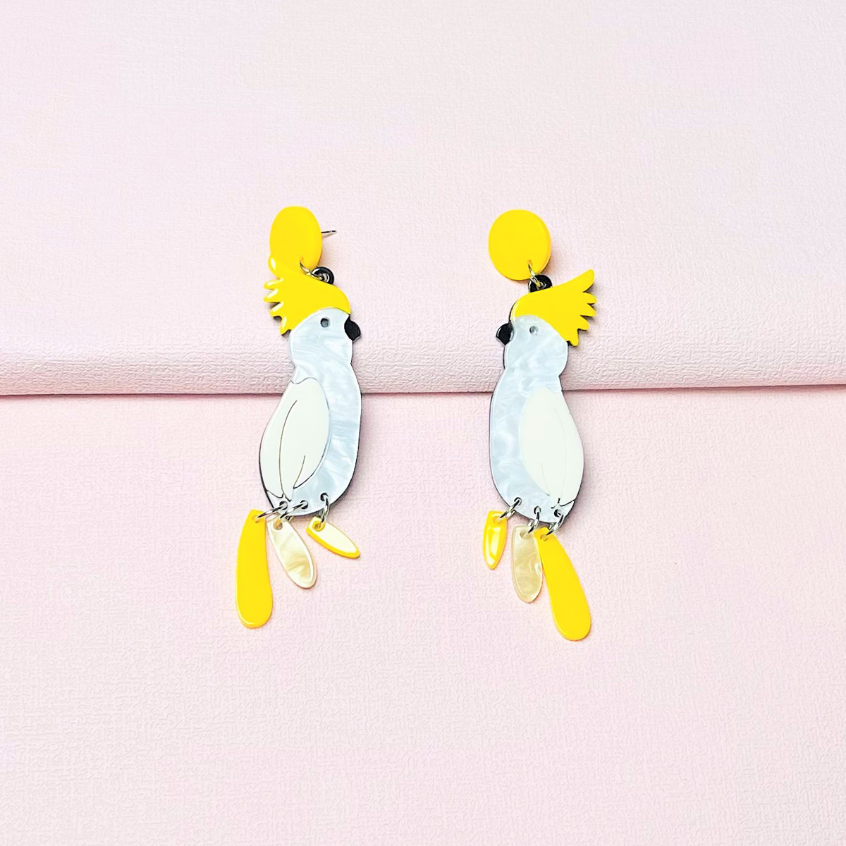 1 Pair Cute Parrot Printing Arylic Drop Earrings display picture 1
