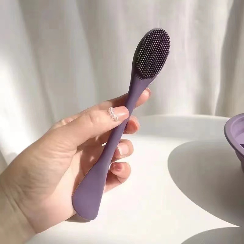 Púrpura de doble cabeza de máscara de silicona cepillo de película de barro cepillo de limpieza raspador integrado salón de belleza herramientas de pintura facial al por mayor