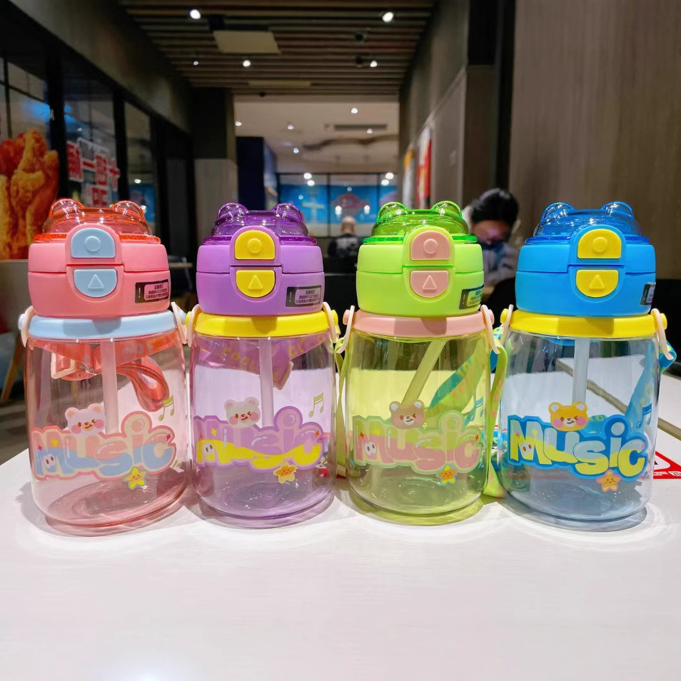 Yitong nuevo tipo de taza de paja para niños, cubierta de rebote, taza de plástico con cuerda de elevación, taza de agua para estudiantes de jardín de infantes