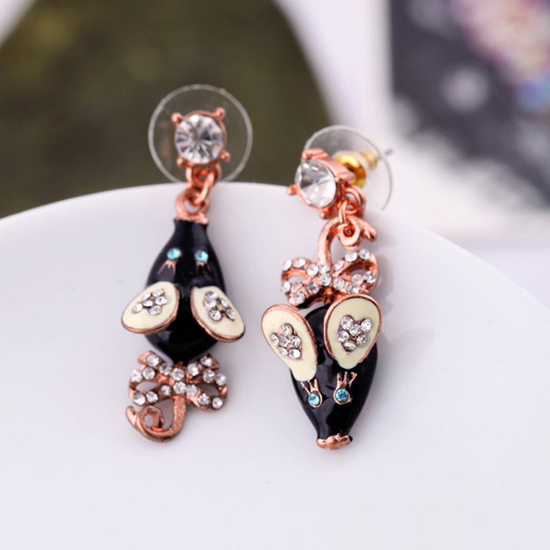 Vintage Inlaid Rhinestone Little Mouse Asymmetrical Earrings Wholesale Nihaojewelry display picture 2