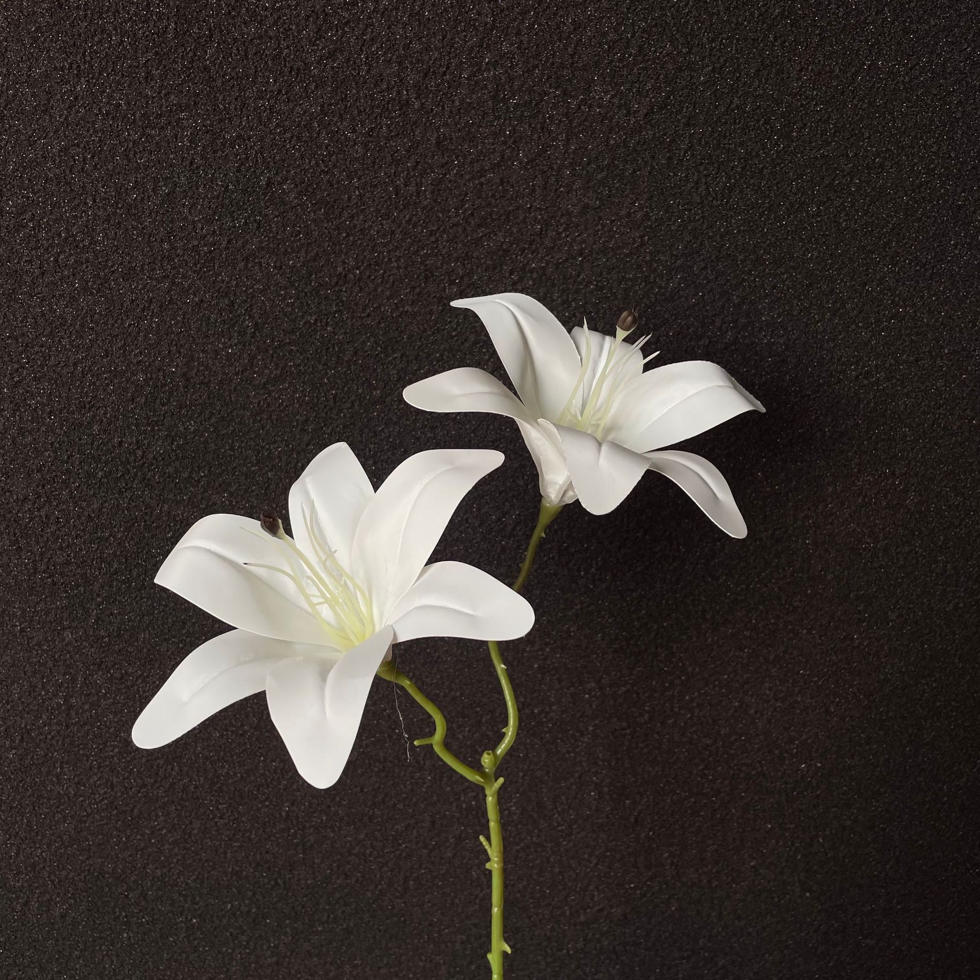 Flores falsas blancas Flores artificiales Flores para bodas Auditorio de bodas Decoración del hotel Techo artificial Flores artificiales Flores falsas