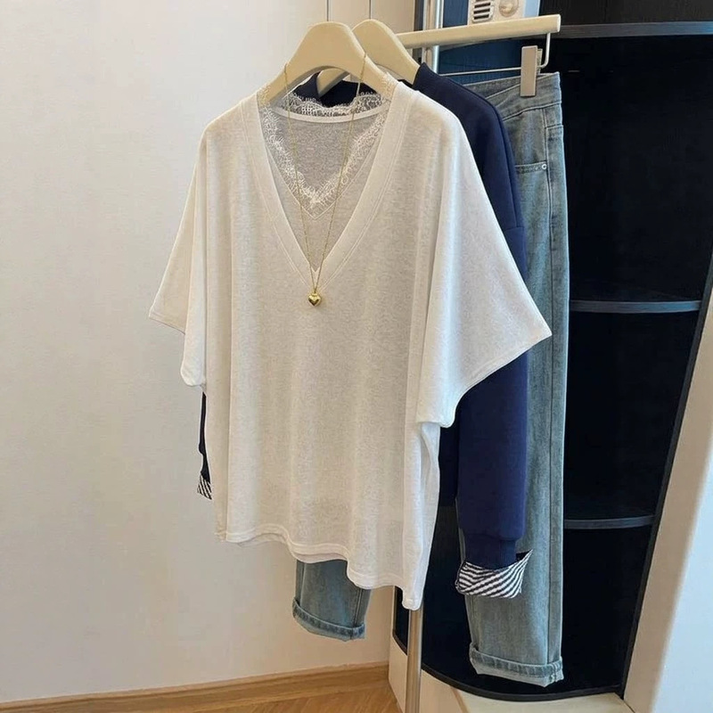 White lace-trimmed V-neck short-sleeve T-shirt for women, 2026 new summer model, plus size, for curvy women, tummy-concealing, high-end top
