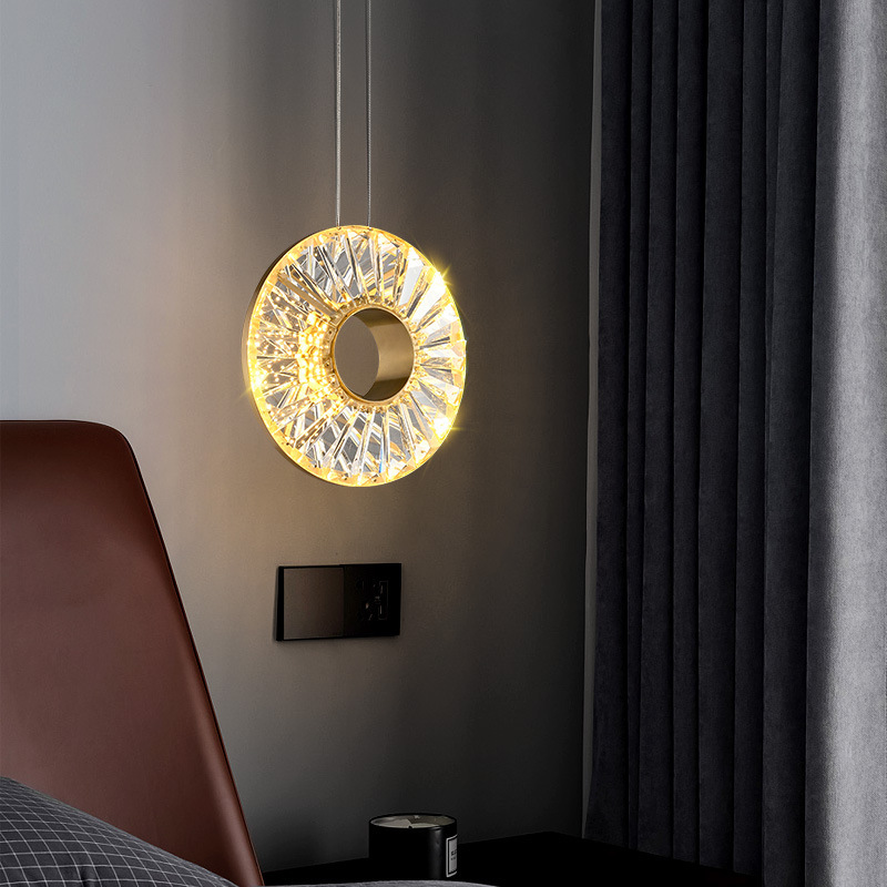 Ligero y simple nuevo lujo de alta gama atmósfera de una sola cabeza 2025 candelabro creativo OVNI personalidad moderna